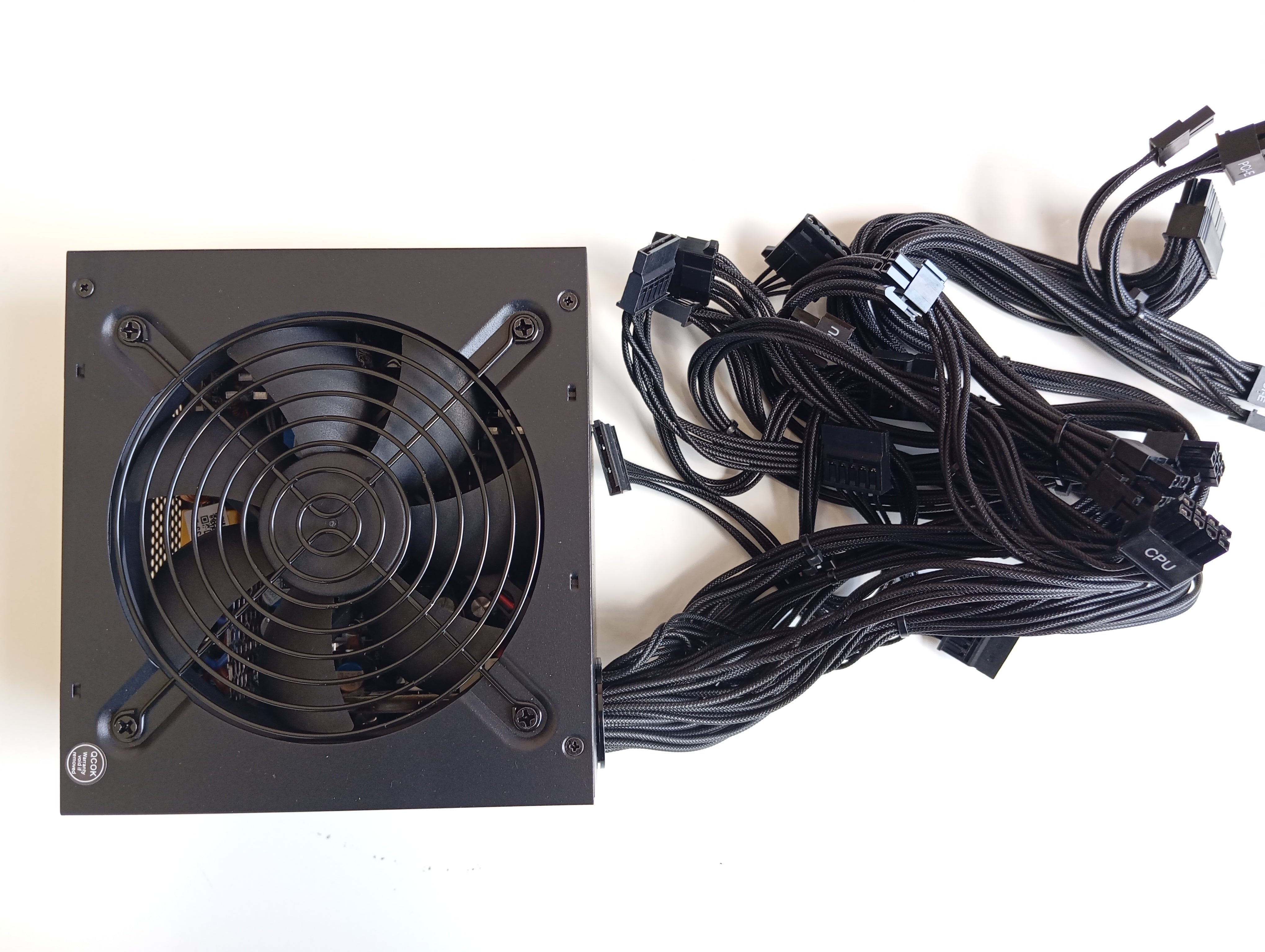 Refurbished Cooler Master G Gold 750 V2 750 Watt Refurbished Cooler Master G Gold 750 V2 750 Watt